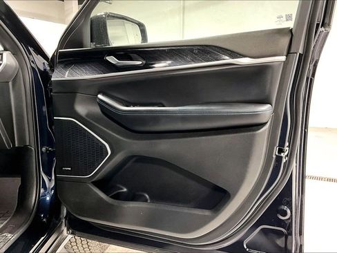 Used 2024 Jeep Grand Cherokee Trailhawk image 22