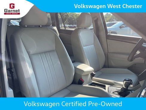 Certified 2023 Volkswagen Tiguan SE FWD image 32