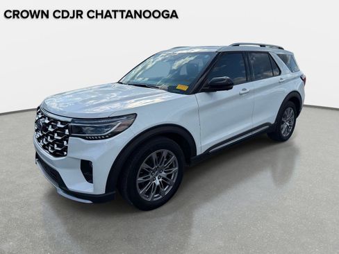 Used 2025 Ford Explorer Platinum RWD image 1