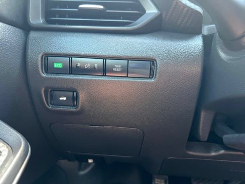 Used 2024 Nissan Sentra S FWD image 34