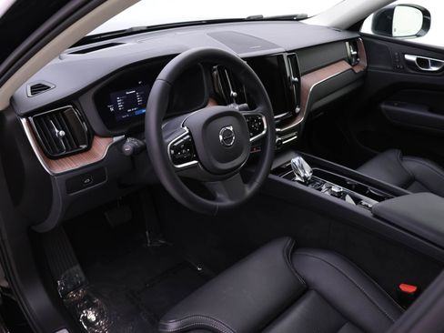 Certified 2023 Volvo XC60 B6 Ultimate w/ Protection Package Premier image 7