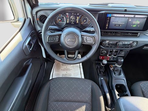 Used 2026 Jeep Gladiator Mojave image 16