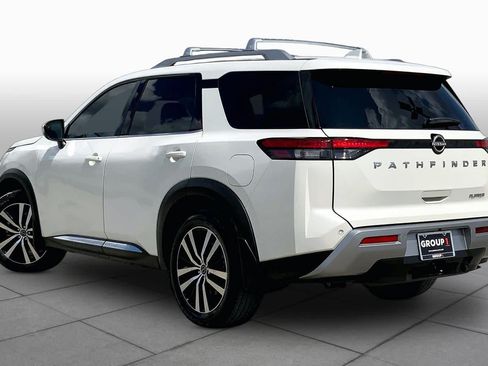 Used 2024 Nissan Pathfinder Platinum FWD image 12