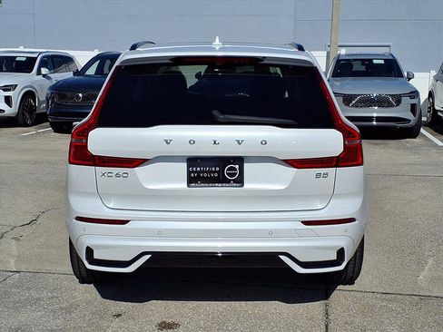 Certified 2023 Volvo XC60 B5 Plus image 6