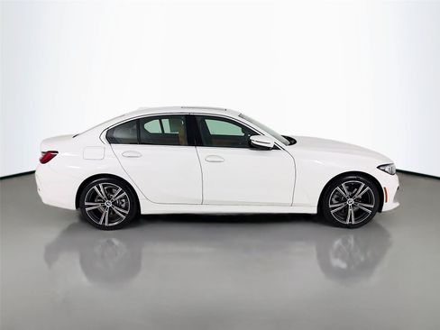 Used 2024 BMW 330i Sedan w/ Premium Package RWD image 24
