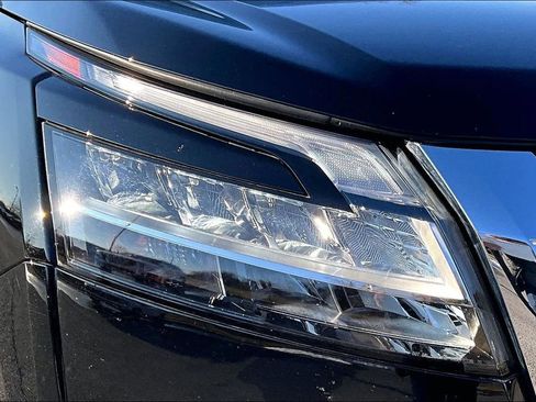 Used 2022 Nissan Pathfinder Platinum w/ Cargo Package image 31