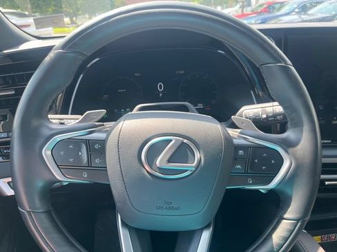 Used 2025 Lexus RX 450h AWD w/ Convenience Package image 17