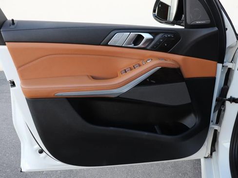 Used 2021 BMW X7 xDrive40i w/ M Sport Package image 41