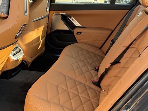 New 2026 BMW 740i w/ Premium Package image 25