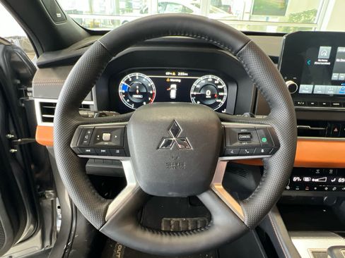 Used 2022 Mitsubishi Outlander SEL image 18