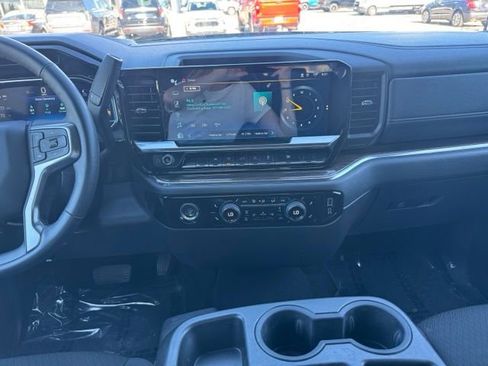 Used 2023 Chevrolet Silverado 1500 LT AWD/4WD image 2