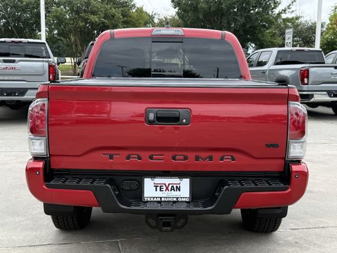 Used 2021 Toyota Tacoma TRD Sport w/ Technology Package AWD/4WD image 6