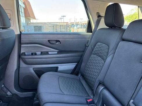 Used 2025 Nissan Pathfinder SV AWD/4WD image 41