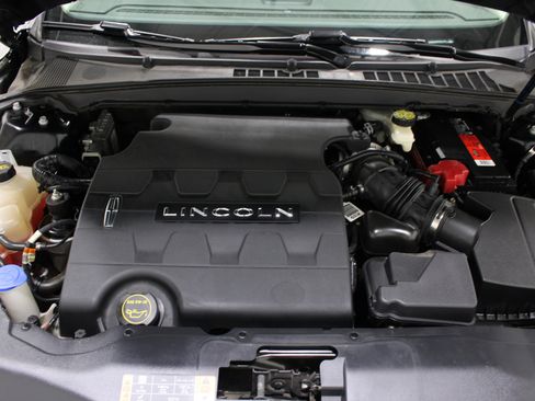 Used 2017 Lincoln Continental Select FWD image 41