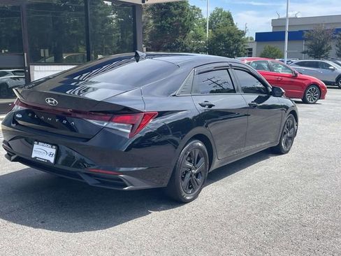 Used 2023 Hyundai Elantra SEL FWD image 6