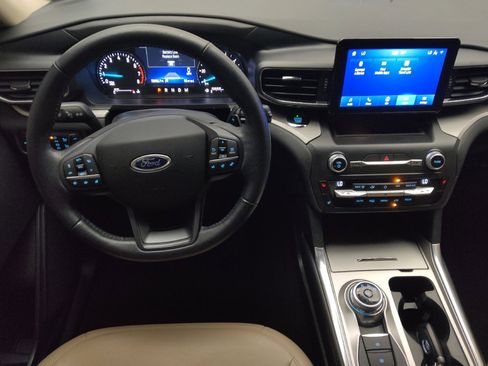 Used 2020 Ford Explorer XLT w/ Equipment Group 202A image 22