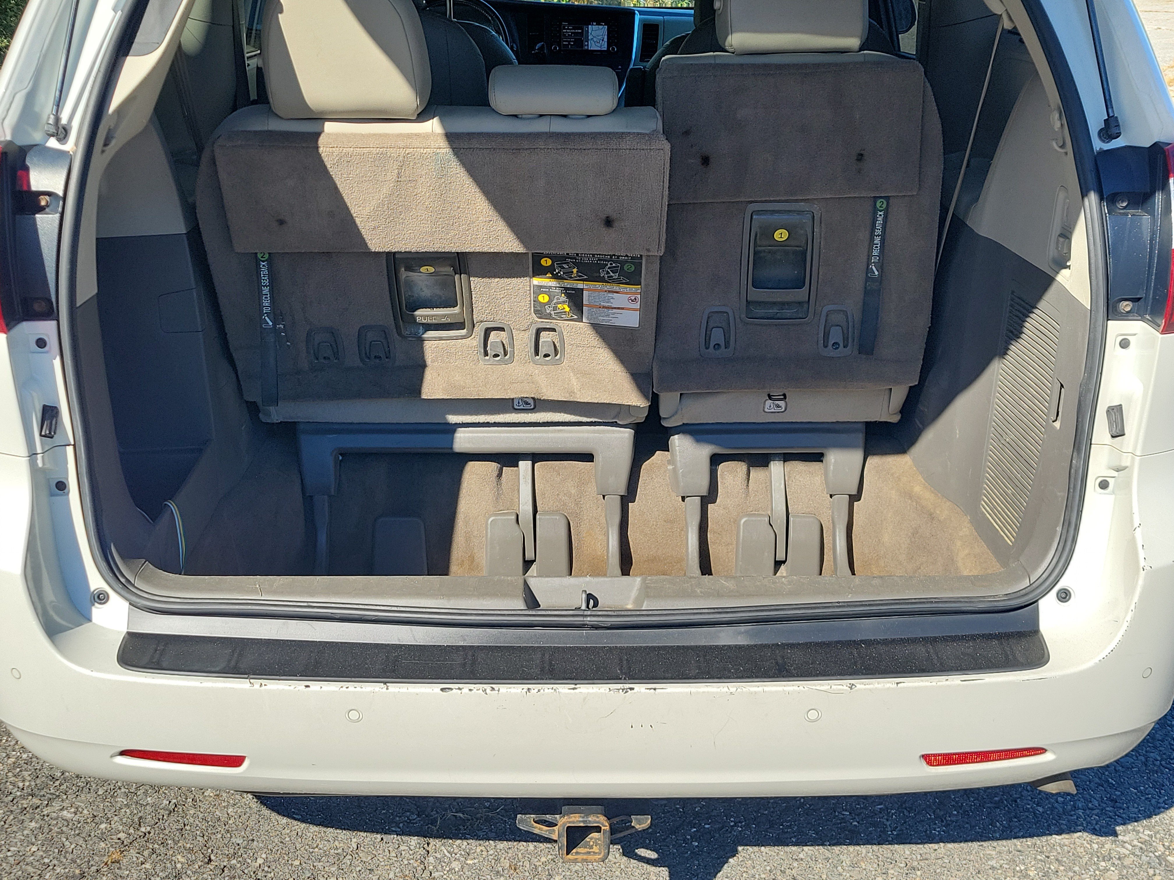 Used 2019 Toyota Sienna XLE Premium w/ Carpet Mat Package AWD/4WD image 17