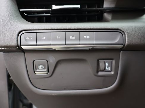 Used 2024 Cadillac Escalade Premium Luxury image 17