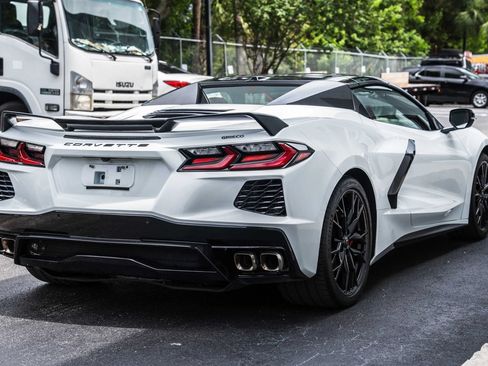 Used 2023 Chevrolet Corvette Stingray Premium Conv w/ Z51 Performance Package RWD image 10