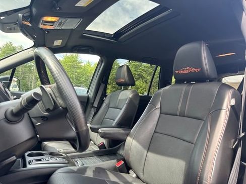 Used 2022 Honda Pilot TrailSport image 11