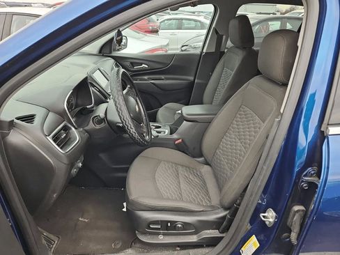Used 2019 Chevrolet Equinox LT image 2