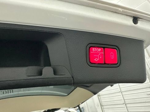 Used 2015 Mercedes-Benz GLK 350 2WD image 27
