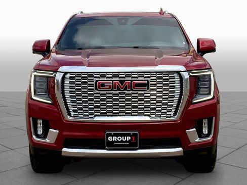 Used 2021 GMC Yukon Denali w/ Denali Premium Package AWD/4WD image 4