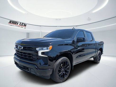 Used 2023 Chevrolet Silverado 1500 RST AWD/4WD image 7
