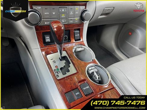 Used 2013 Toyota Highlander Limited image 26