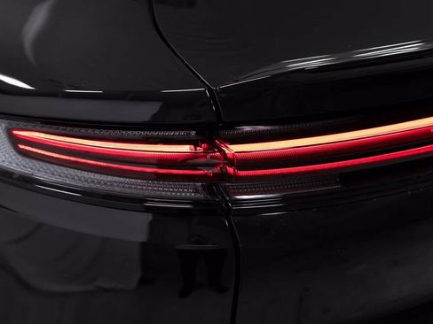 Certified 2025 Porsche Cayenne S AWD/4WD image 19