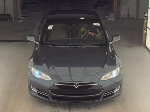 Used 2015 Tesla Model S P85D image 2