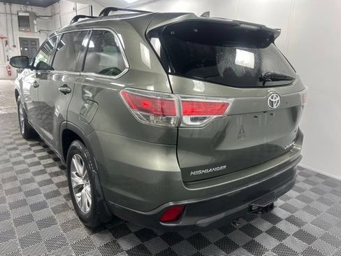 Used 2014 Toyota Highlander XLE AWD/4WD image 4