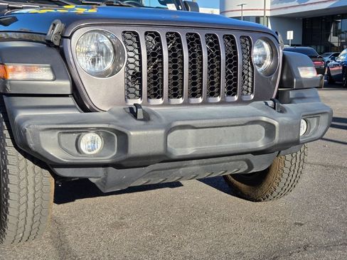 Used 2020 Jeep Gladiator Sport w/ Quick Order Package 24S AWD/4WD image 8