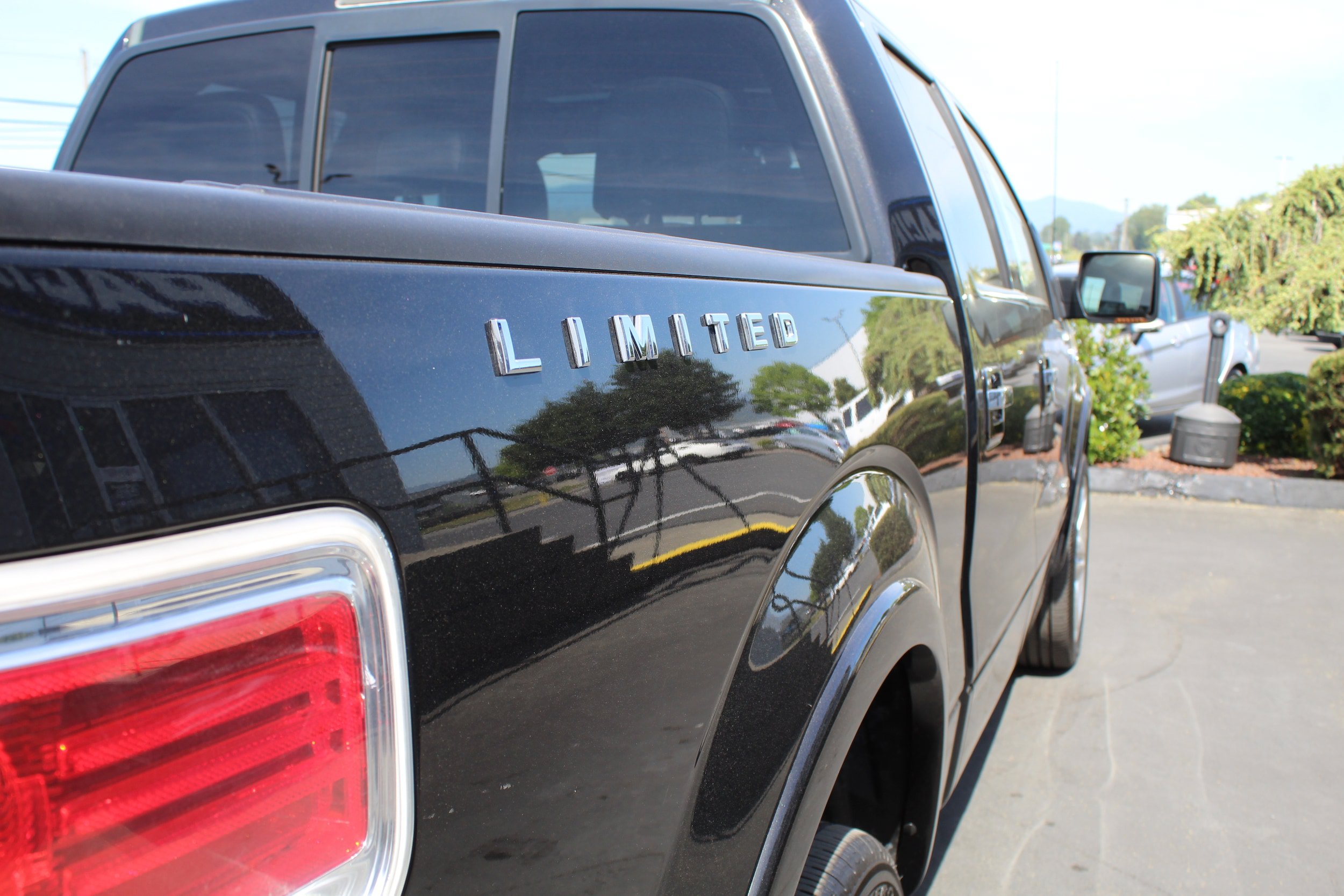 Used 2014 Ford F150 Limited AWD/4WD image 19