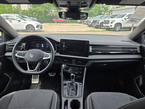 Used 2025 Volkswagen Jetta Sport FWD image 24