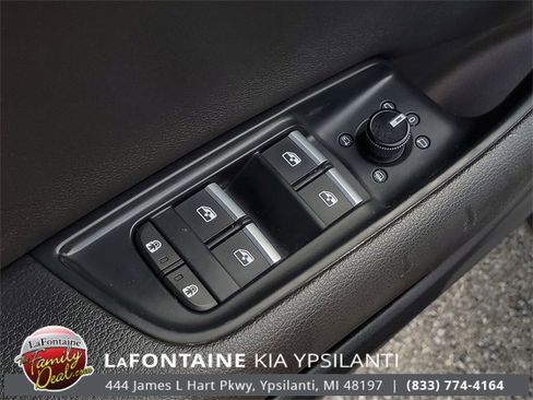 Used 2019 Audi Q8 Premium w/ Convenience Package image 16