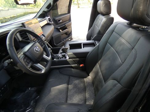 Used 2025 Toyota Tundra Limited image 54