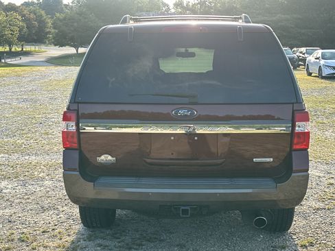 Used 2017 Ford Expedition King Ranch RWD image 6