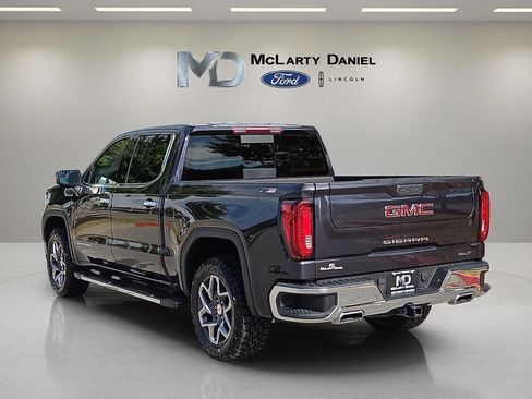 Used 2023 GMC Sierra 1500 SLT w/ SLT Convenience Package AWD/4WD image 4