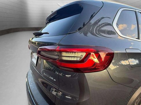 Used 2022 BMW X5 xDrive45e w/ Climate Comfort Package image 11