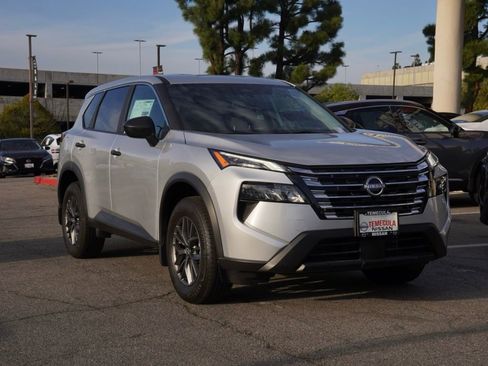 New 2025 Nissan Rogue S image 2