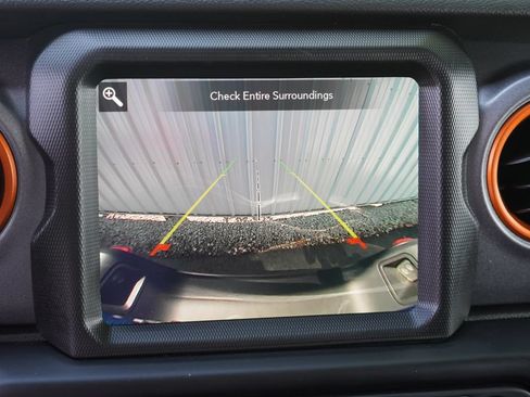 Used 2022 Jeep Gladiator Mojave w/ Cold Weather Group AWD/4WD image 33