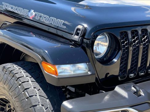 Used 2021 Jeep Gladiator Sport AWD/4WD image 26
