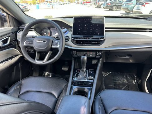 Used 2025 Jeep Compass Limited AWD/4WD image 13