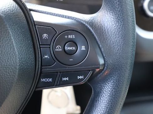 Used 2025 Toyota Corolla LE FWD image 22