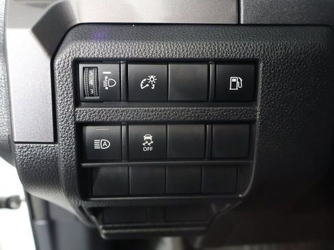 Used 2025 Toyota 4Runner SR5 image 32