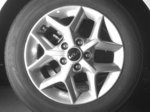 Used 2025 Kia Soul LX w/ LX Technology Package FWD image 15