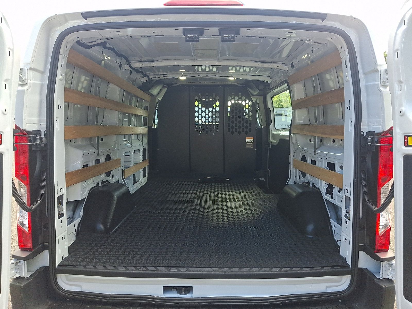 Used 2025 Ford Transit 250 Low Roof w/ Exterior Upgrade Package RWD image 28