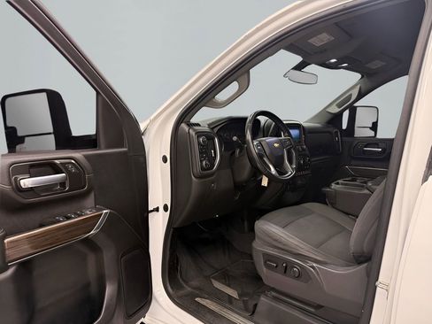 Used 2021 Chevrolet Silverado 2500 LT w/ Fleet Comfort Package image 9