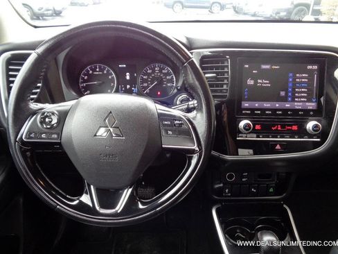 Used 2020 Mitsubishi Outlander SEL image 9